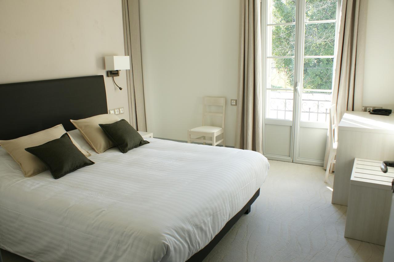 Logis- Hotel Spa Restaurant L'Epicurial Saint-Pey-de-Castets Zimmer foto